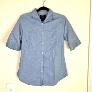 American Eagle shirt womens M button down blue favorite fit shirt